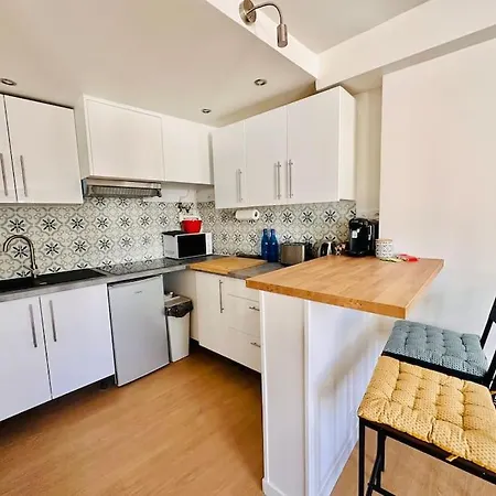 Apartment Cosy Saint-denis 2 Personnes *